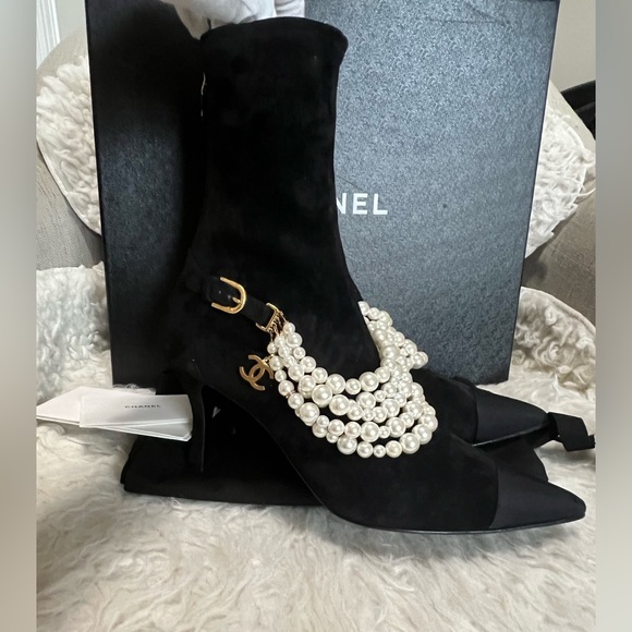Chanel 75mm Pearl Short Boots - Picture 7 of 12